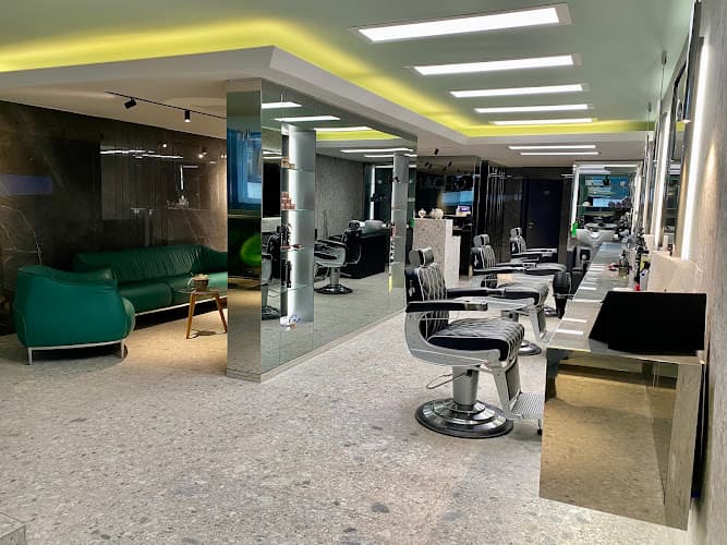 Macho Herren Coiffeur — Coiffeur in Horgen