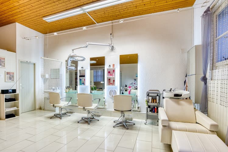 Hair&Beauty Lounge — Geschaeft in Dietikon