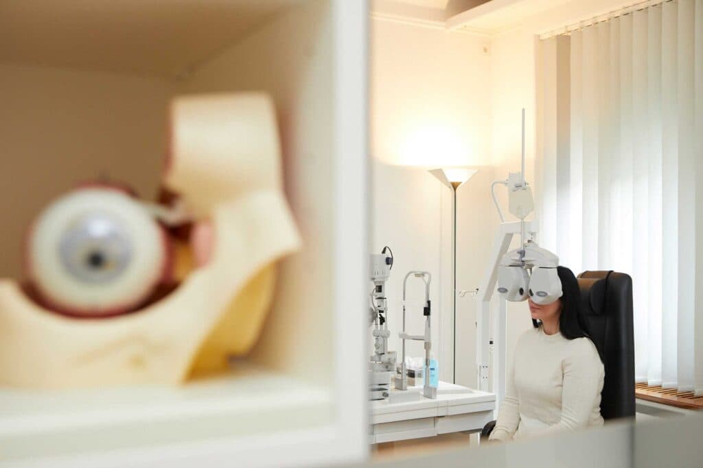 Dr. med. Corina Röscheisen, Augenarzt in Zürich — Arzt in Zürich (Bild 2)