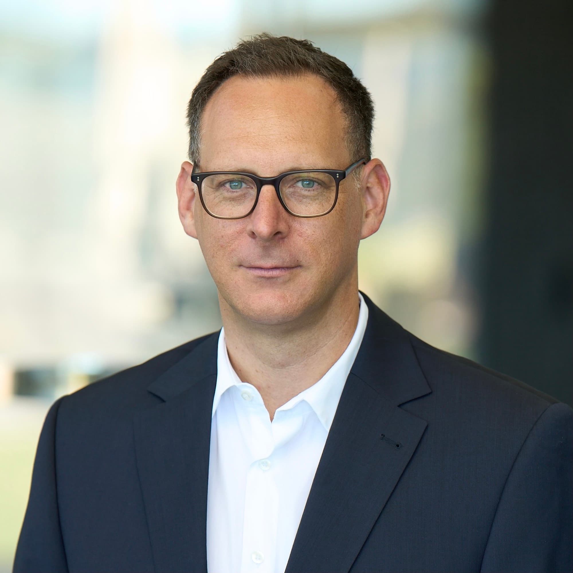 Dr. Philipp Neidenbach | Kniechirurgie, Hüftchirurgie, Sportchirurgie | Gelenkzentrum Zürich — Arzt in Zürich (Bild 2)