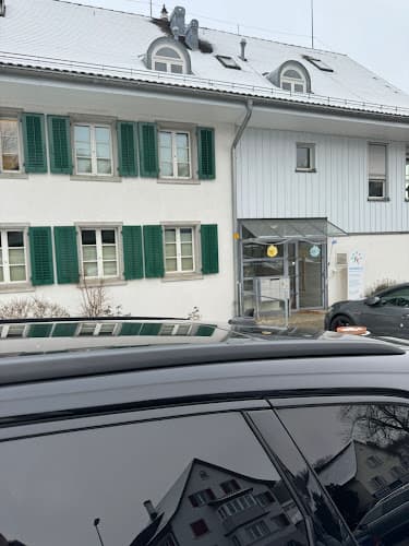 Doktorhaus AG Fällanden - Seit 1989 — Arzt in Fällanden