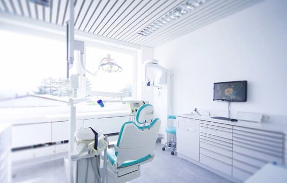 Dr. med. dent. Waldner-Tomic Nadine — Zahnarzt in Zürich