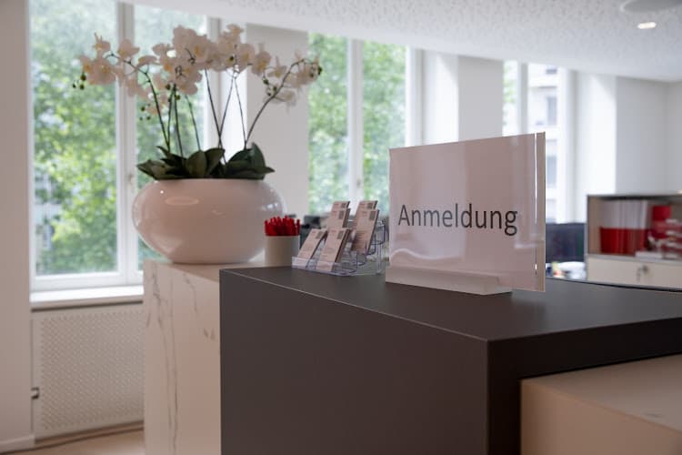 Pallas Kliniken Augenärzte Zürich — Arzt in Zürich