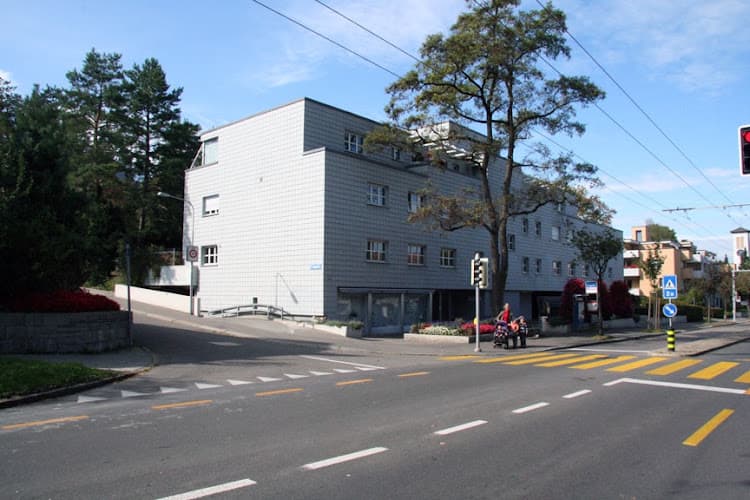 Kinderarztpraxis Friesenberg — Arzt in Zürich