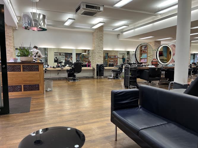 Coiffeur Saleh Urania — Coiffeur in Zürich