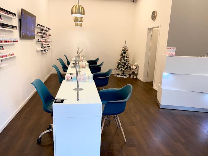 Color Nails — Nagelstudio in Zürich