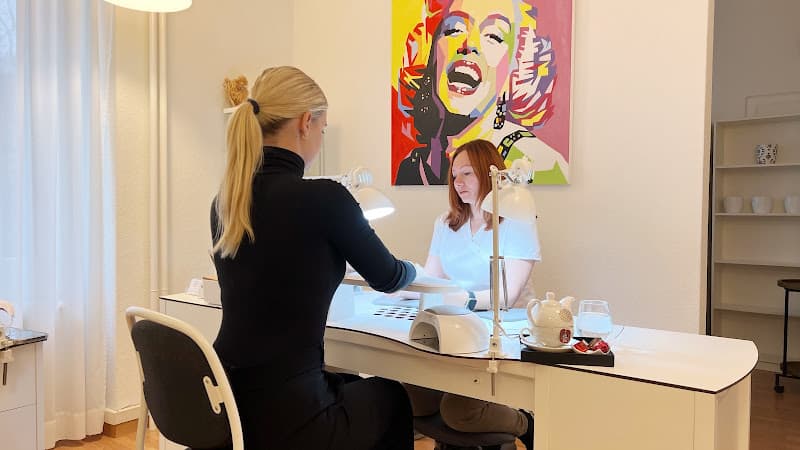 A. Gubler Beauty Salon & Nail Academy — Nagelstudio in Zürich