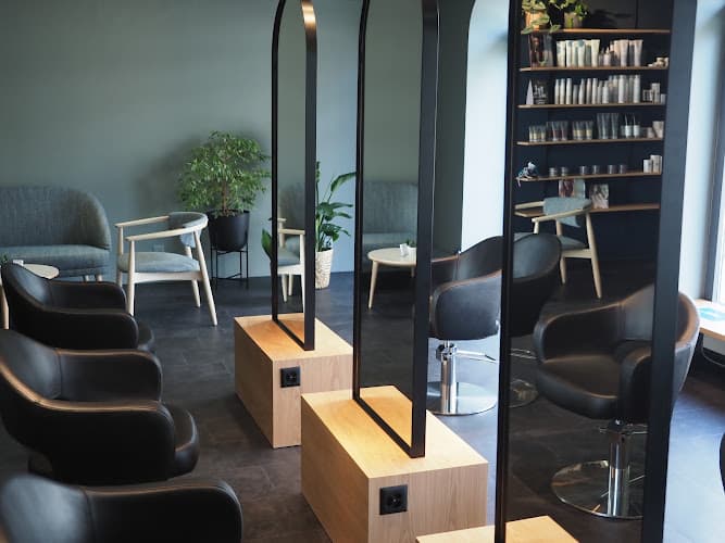 MHauser Coiffure | Calligraphy Cut | Michaela Hauser — Coiffeur in Zürich