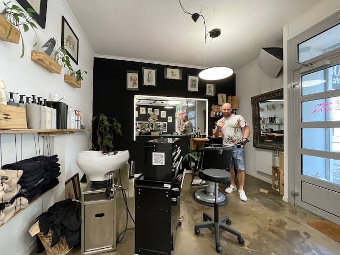 Dominik Popowicz @8004.salon — Coiffeur in Zürich