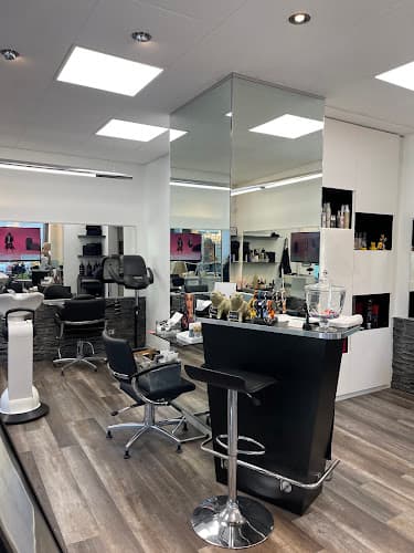 Haargenau Tanja Giger — Coiffeur in Zürich