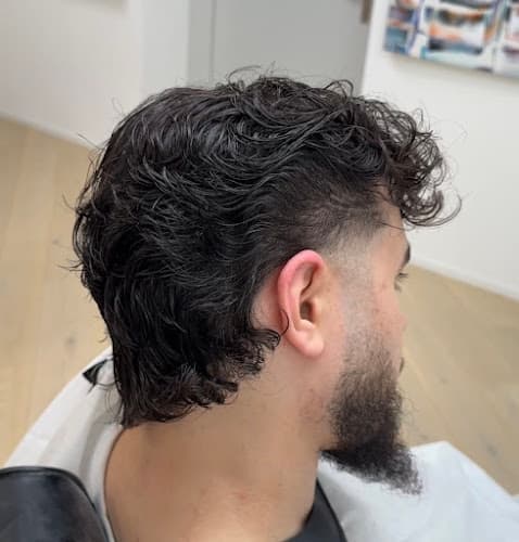 Dinisbrain | Herren Coiffeur | Barber — Coiffeur in Zürich