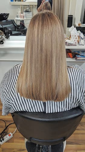 Blonde Zurich Gmbh — Coiffeur in Zürich