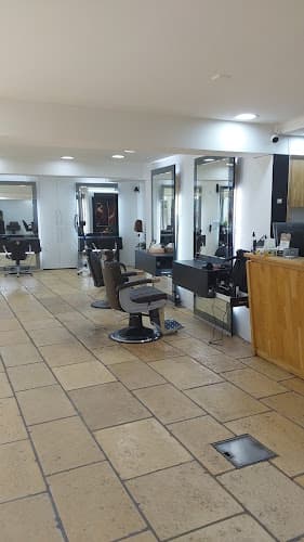Coiffeur Saleh Oerlikon — Coiffeur in Zürich