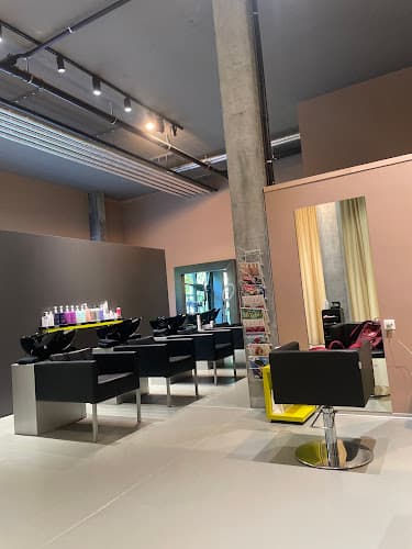 R79 Coiffeur Neu Oerlikon — Coiffeur in Zürich
