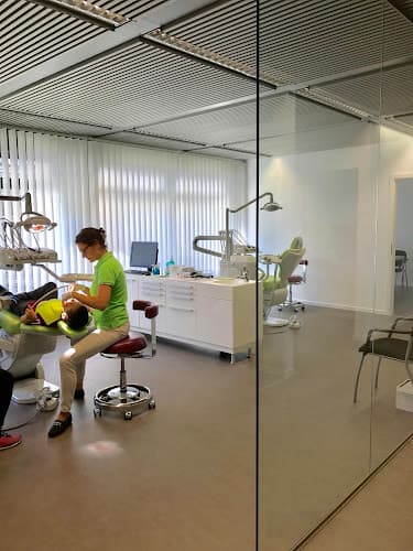 Kieferorthopädie Lindenplatz Altstetten — Zahnarzt in Zürich