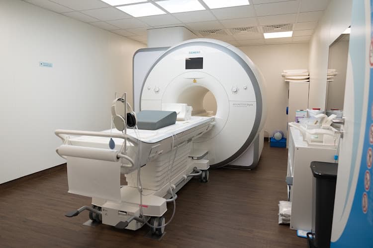 MRI Zürich | ARISTRA Röntgeninstitut Dr. Loehr — Arzt in Zürich