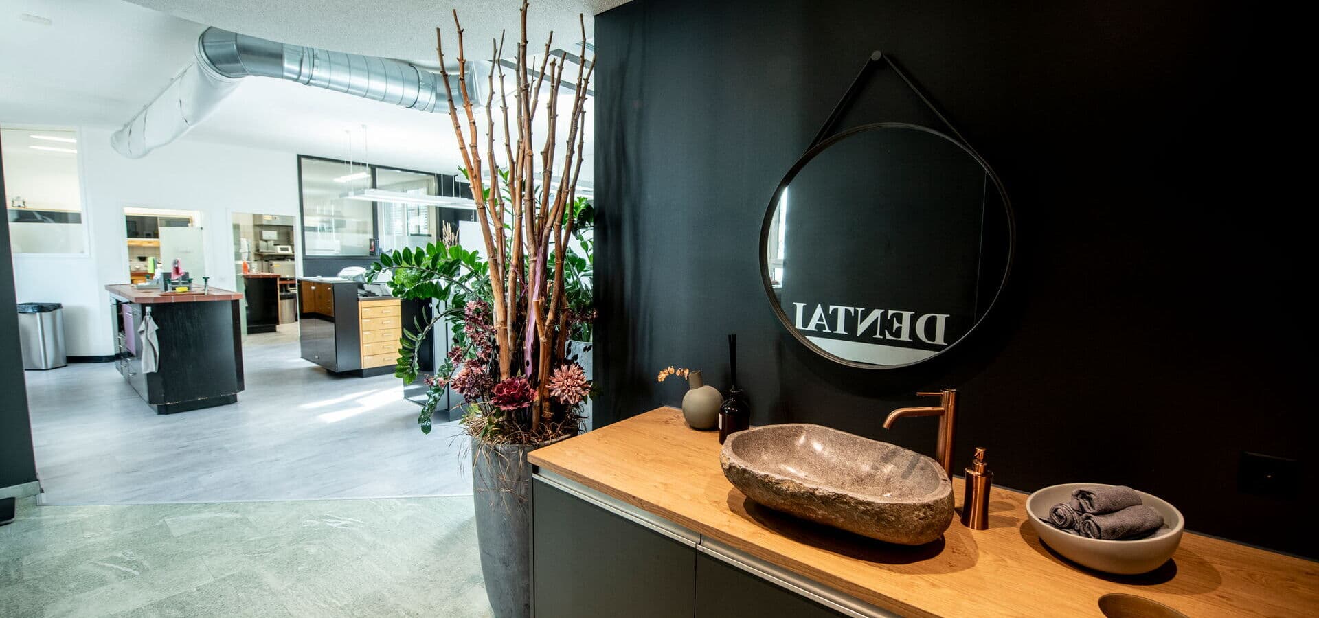 Schönenberger Dentaltechnik AG — Zahnarzt in Opfikon (Bild 2)