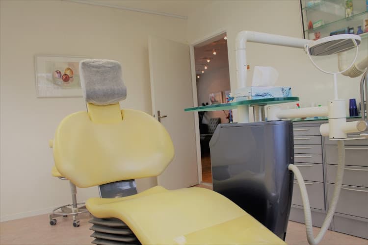 Praxis für Dentalhygiene Raisle Caroline — Zahnarzt in Kloten