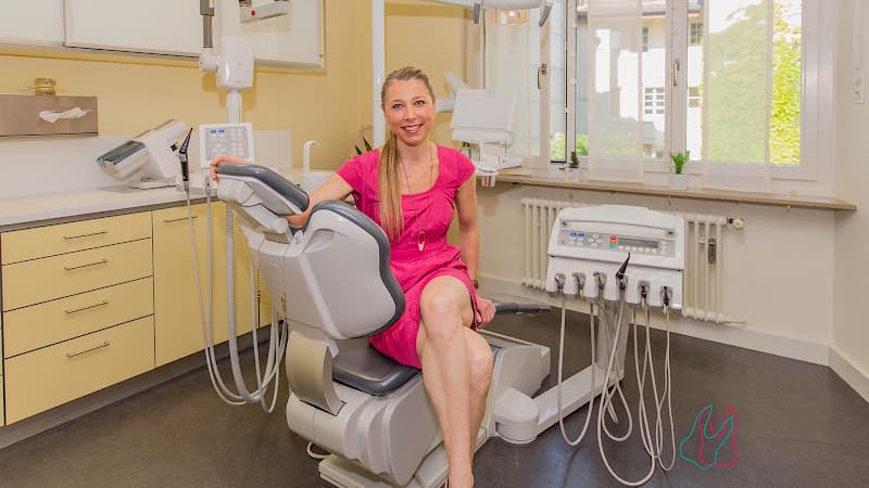 Zahnärztin Frau Dr. Jacqueline Schmelzer — Zahnarzt in Winterthur