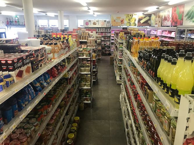 Hegnauer Markt — Supermarkt in Volketswil