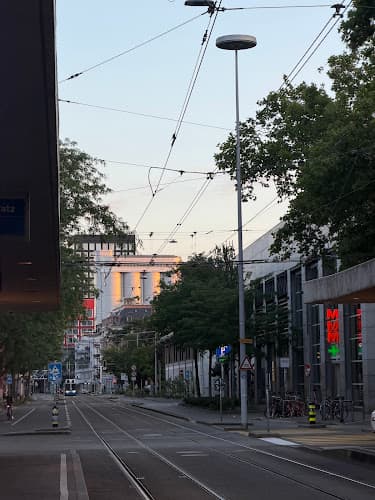Zürcher Kantonalbank ATM — Bank in Zürich