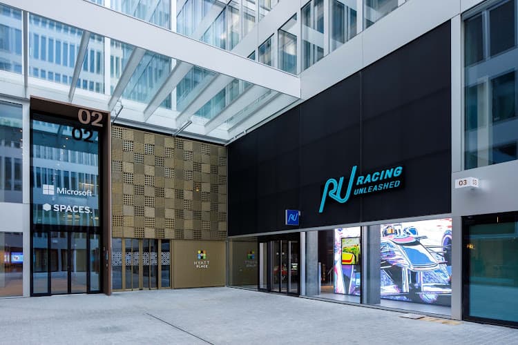 Racing Unleashed | Racing Lounge Zurich Airport — Geschaeft in Zürich