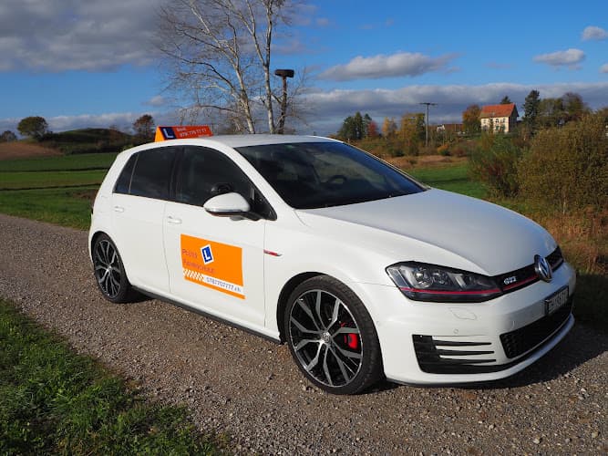 Plüss Fahrschule Auto & Töff — Fahrschule in Bassersdorf