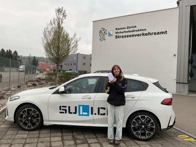 Fahrschule Winterthur SULI | Auto Fahrstunden & VKU — Fahrschule in Winterthur