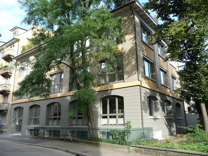 Holzlager Bed and Breakfast — Hotel in Zürich