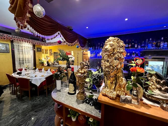 Restaurant Crown of India — Restaurant in Maur