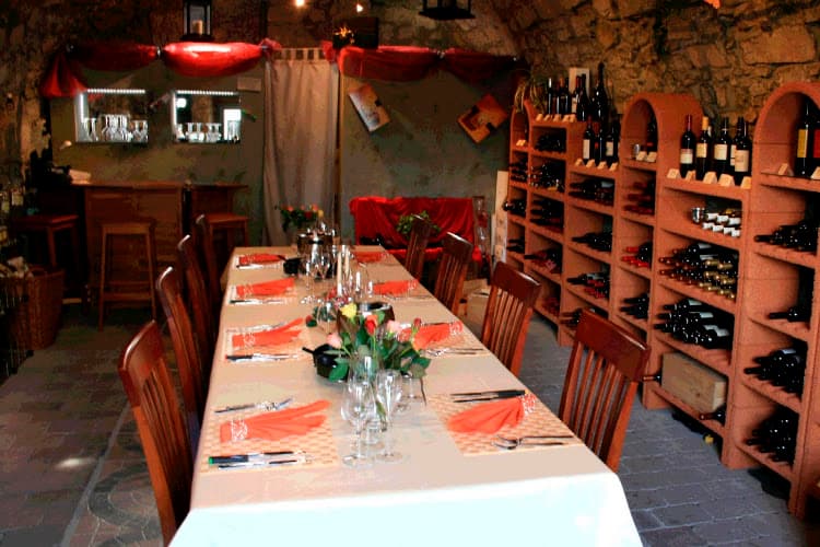 VinYara GmbH : Schaumwein, Weisswein, Rosé, Rotwein, Süsswein, Portwein, Grappa — Geschaeft in Dielsdorf