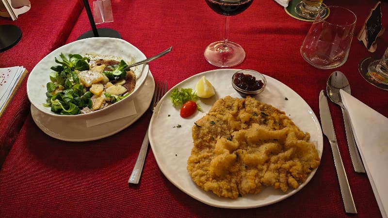 BurnHeart's Schmankerl Dorfbeiz Kreuz — Restaurant in Fällanden