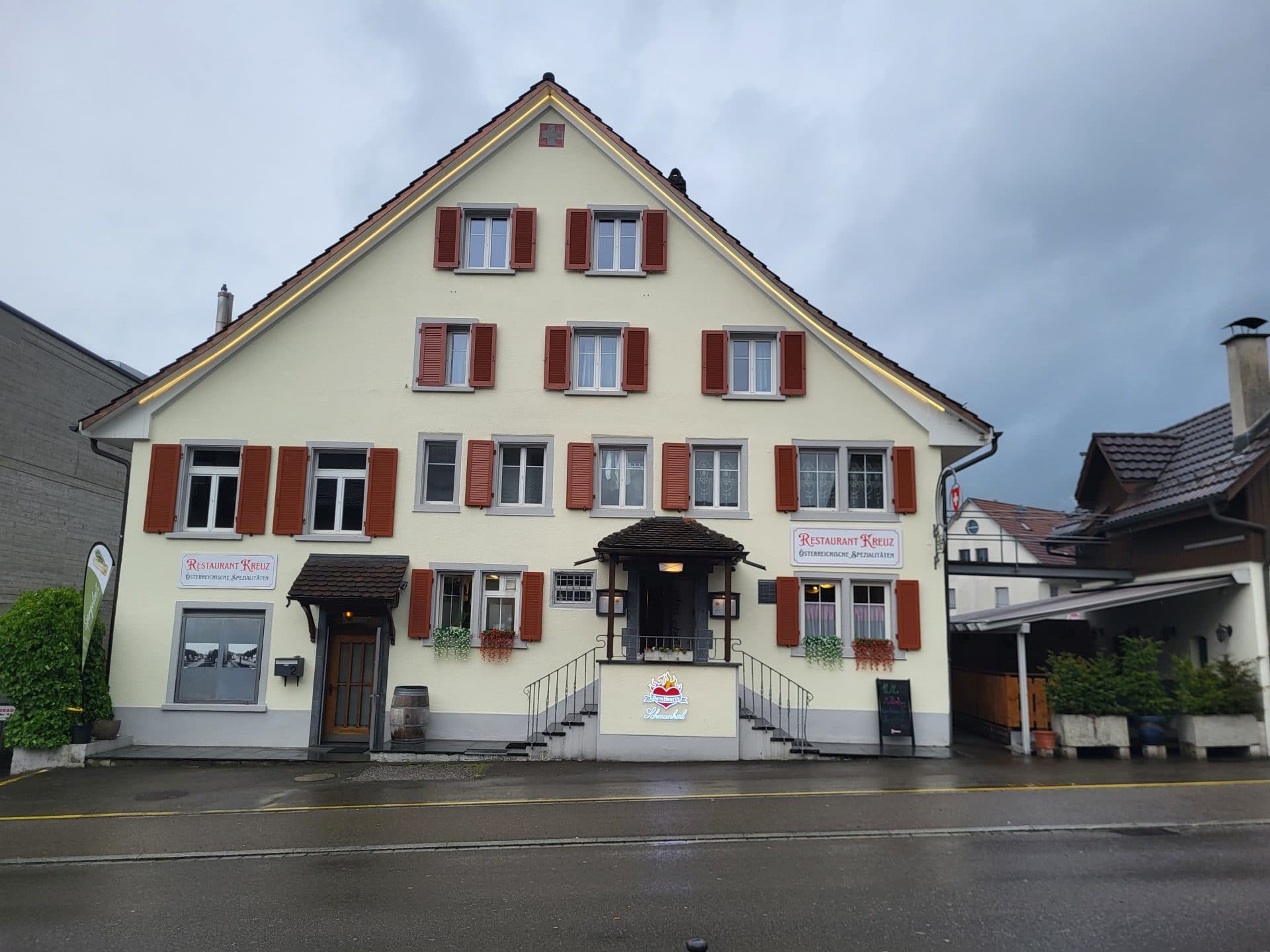 BurnHeart's Schmankerl Dorfbeiz Kreuz — Restaurant in Fällanden (Bild 2)
