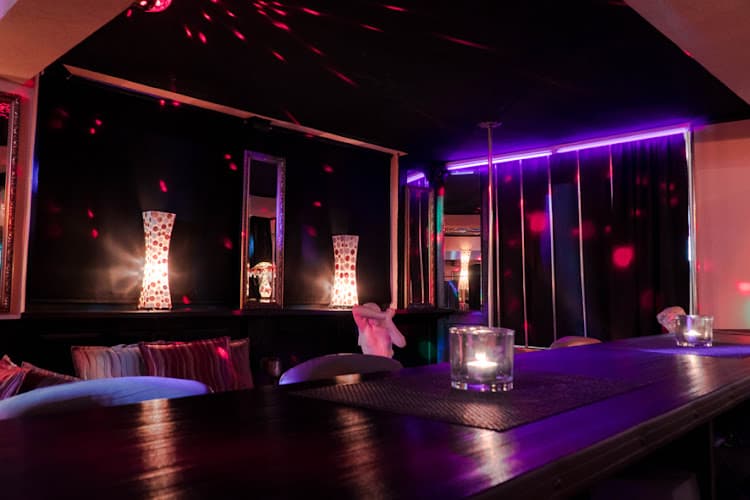 Gentlemen's Club | Cabaret & VIP Bar Zürich - Thalwil — Bar in Thalwil