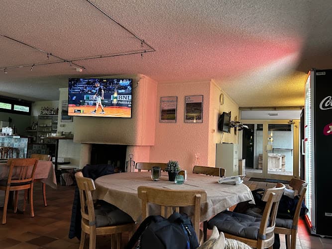 Restaurant Centre Court — Restaurant in Weiningen