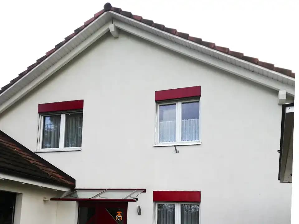 Algen Killer Fassadenreinigung — Maler in Neftenbach (Bild 3)