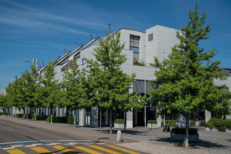 ZKB Filiale Kloten — Bank in Kloten