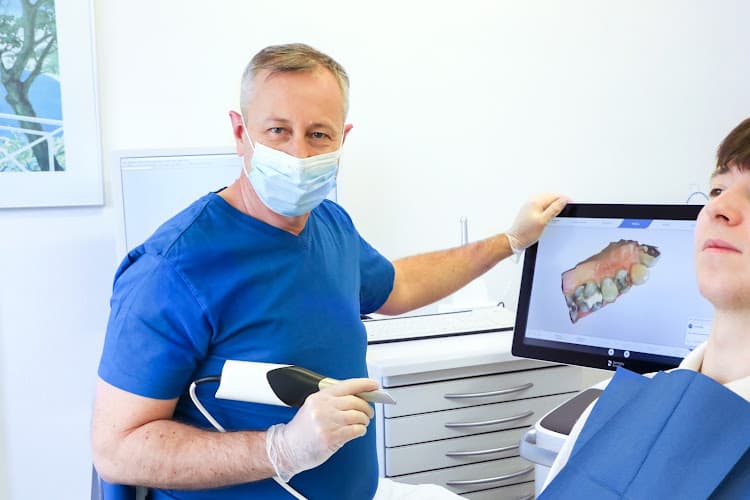 Zahnarzt in Uster - Dr. med. dent. Marc Lumer — Zahnarzt in Uster