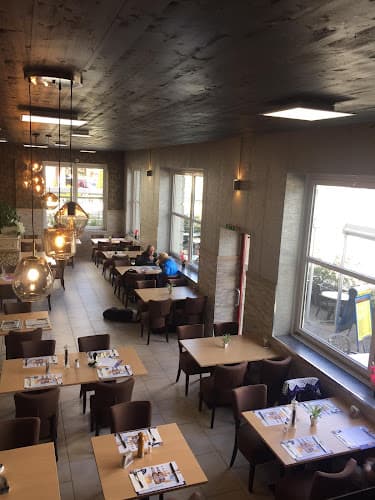 Restaurant Freihof, Pizzeria Etna Takeaway — Restaurant in Zürich