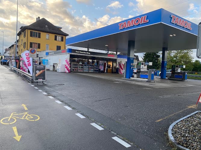 avec | Tamoil Tankstelle — Supermarkt in Dübendorf