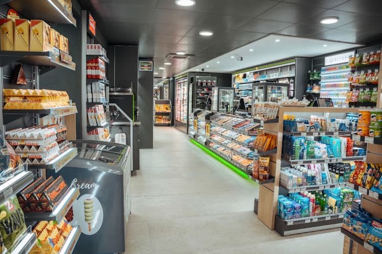 7 DAY-SHOP AG | Zürich - Hirschenplatz — Supermarkt in Zürich