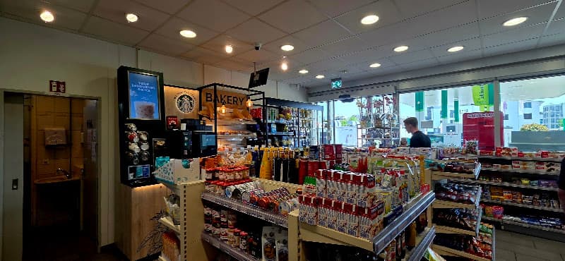 avec | BP Tankstelle — Supermarkt in Kloten