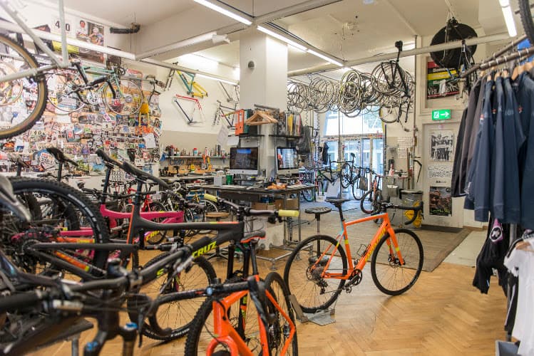 Backyard GmbH — Geschaeft in Zürich