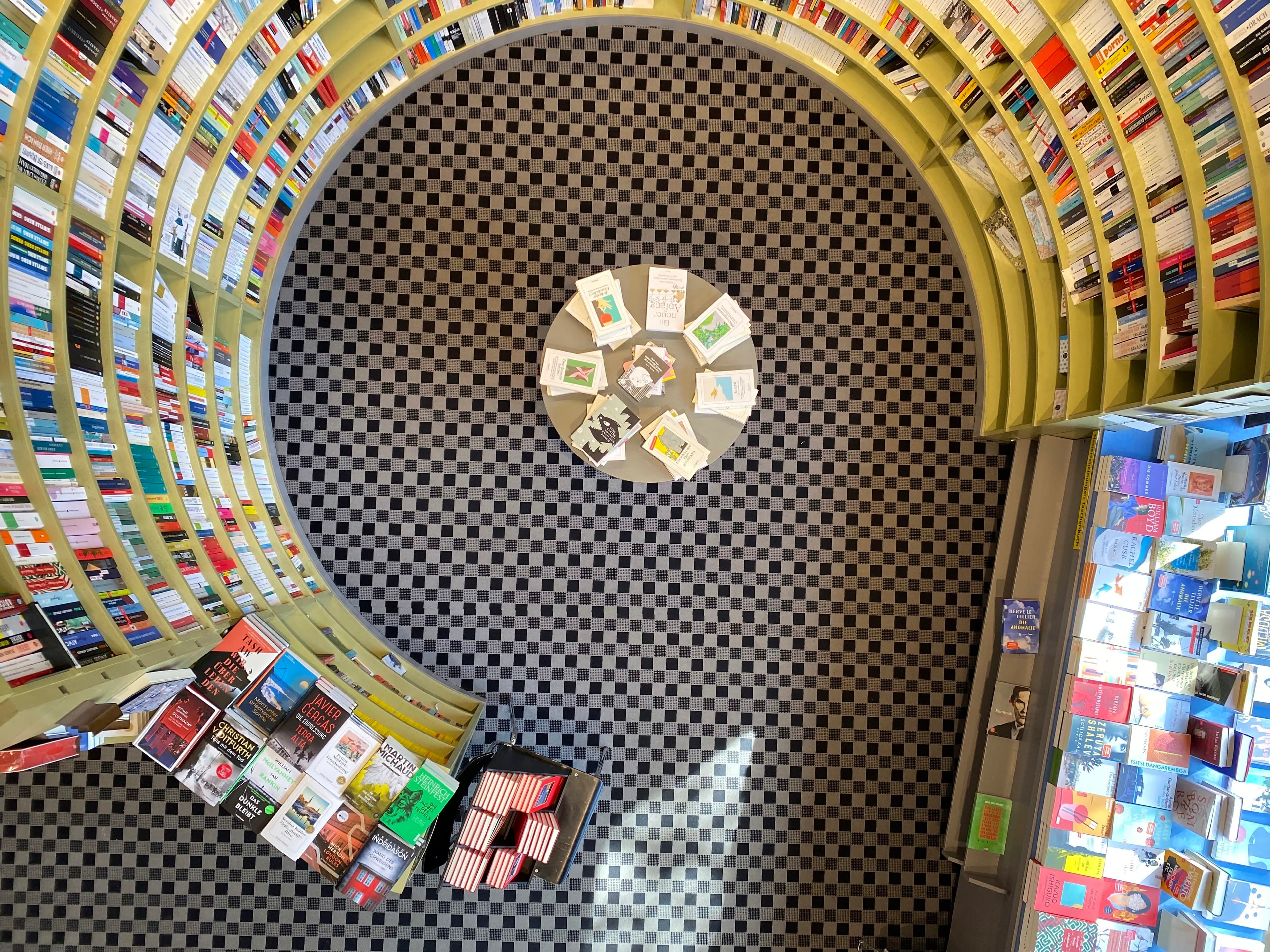 Buchhandlung Volkshaus — Geschaeft in Zürich (Bild 2)
