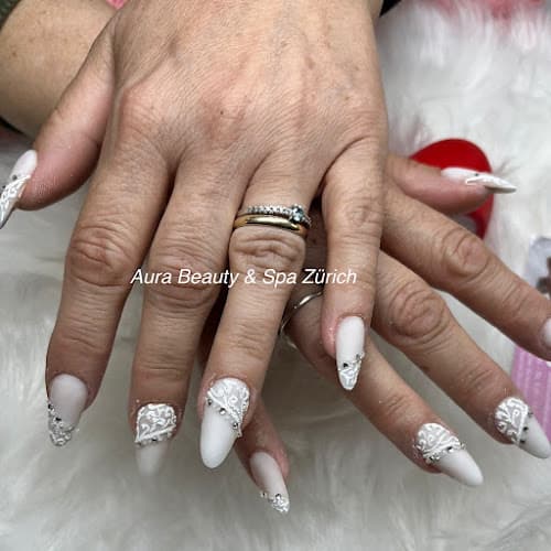 Aura Beauty & Spa Zürich — Nagelstudio in Zürich