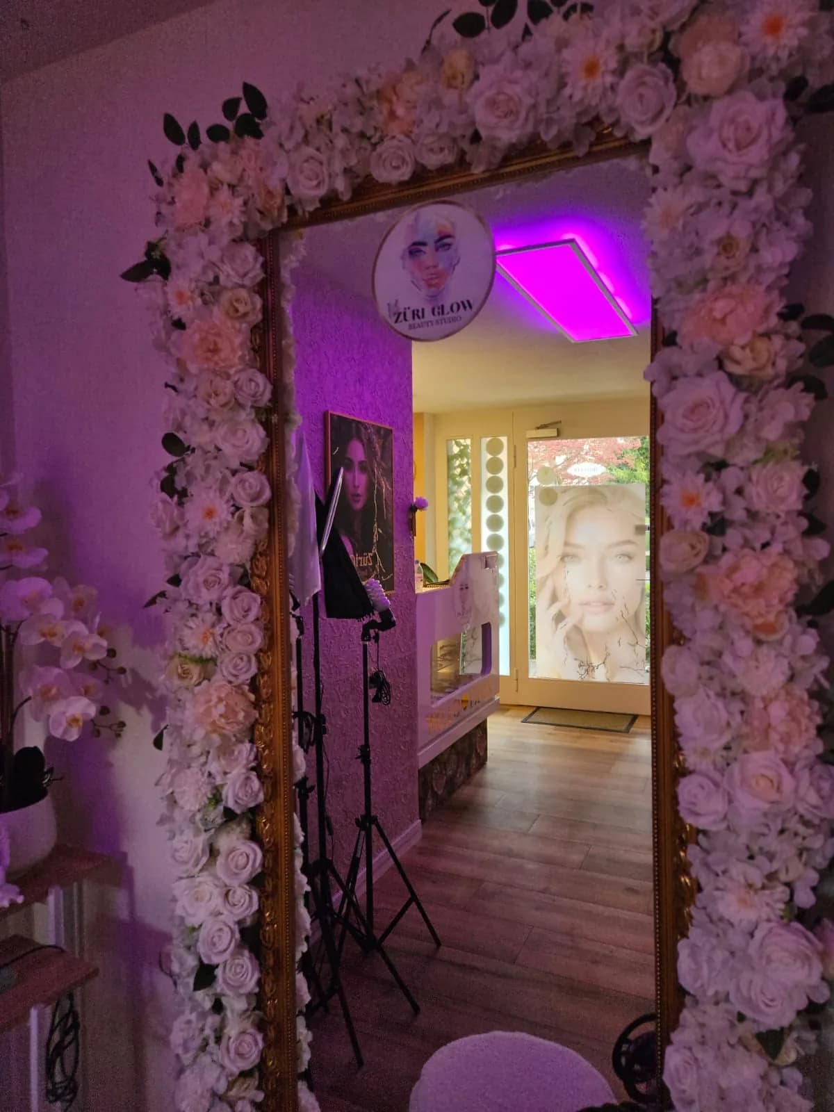Züri Glow Beauty Studio — Kosmetikstudio in Zürich (Bild 2)