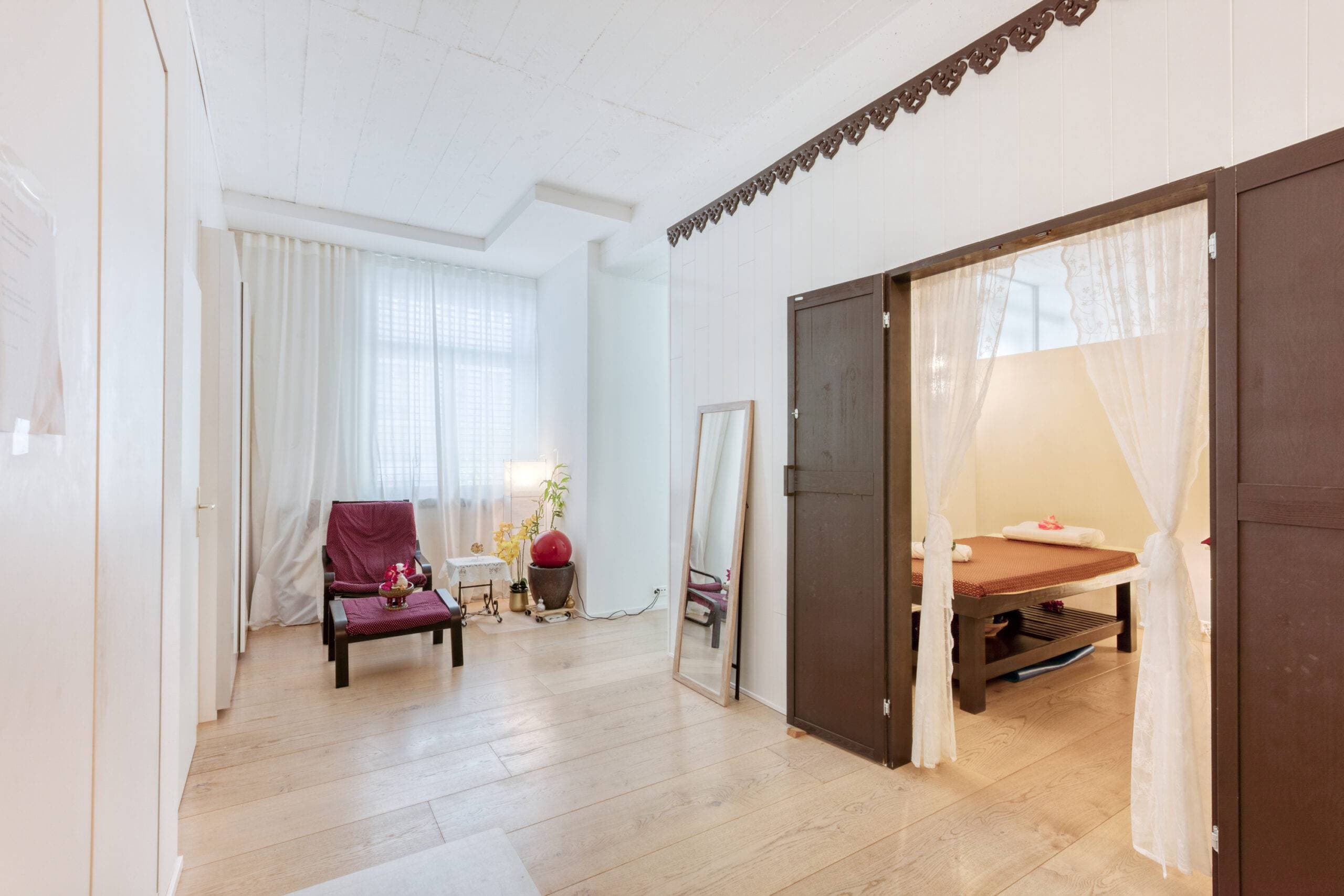 Reuan Gluay Maai Thai Massage Krankenkassen anerkannt — Massage in Zürich (Bild 3)