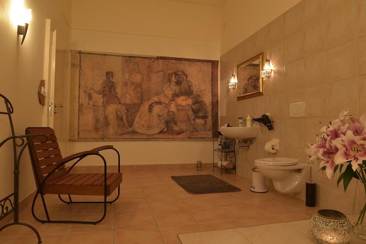 Dakini – Kompetenzzentrum für Tantra-Massage, Tantrische Körperarbeit,Sexualtherapie und MenschSein in der Schweiz — Massage in Zürich
