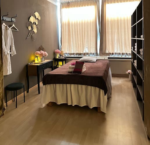 Top Beauty & Spa — Massage in Opfikon