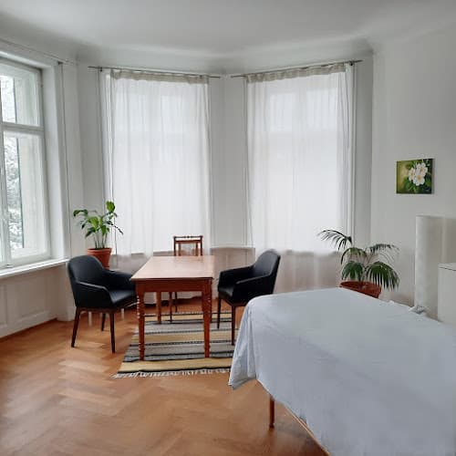 Esther Schindler - Craniosacral Therapie und Massage — Massage in Winterthur